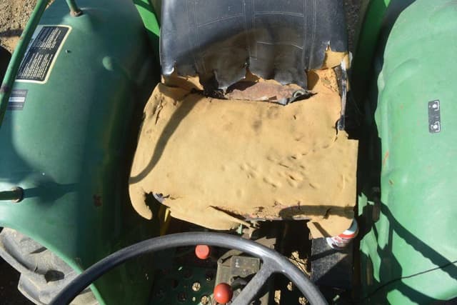 Image of John Deere 850 equipment image 4