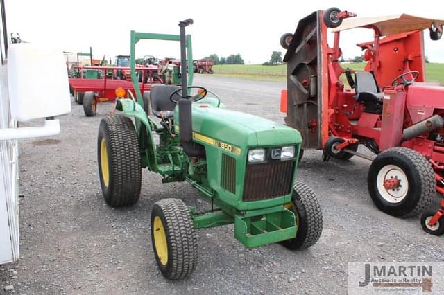 Image of John Deere 850 equipment image 1