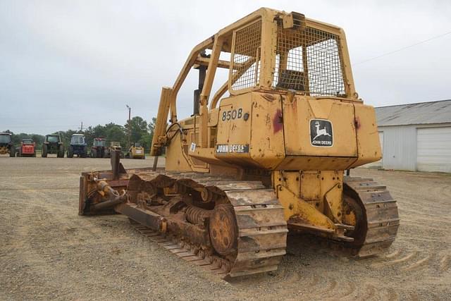 Image of John Deere 850B equipment image 1