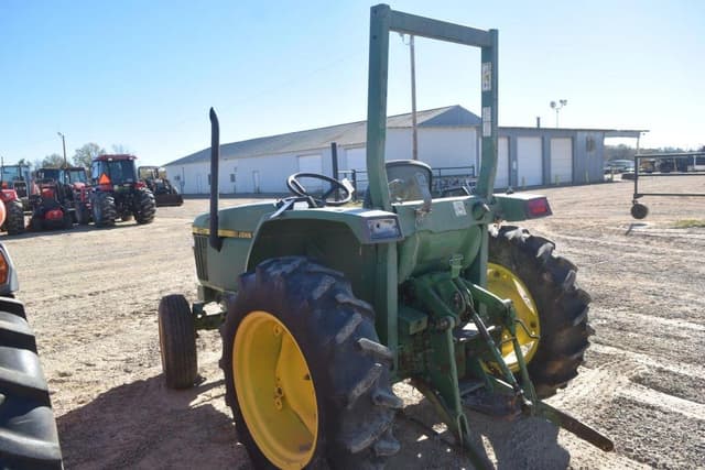 Image of John Deere 870 equipment image 1