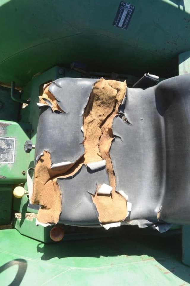 Image of John Deere 870 equipment image 4