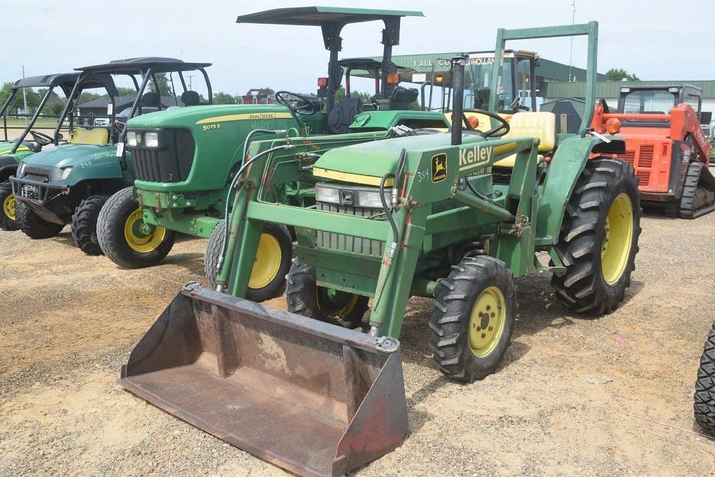 Image of John Deere 870 Primary image