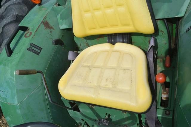 Image of John Deere 870 equipment image 4
