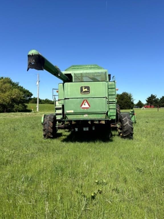 Image of John Deere 8820 equipment image 2
