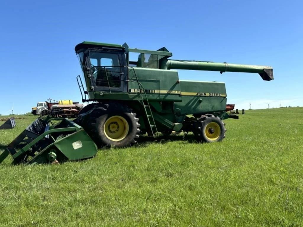 Image of John Deere 8820 Primary image