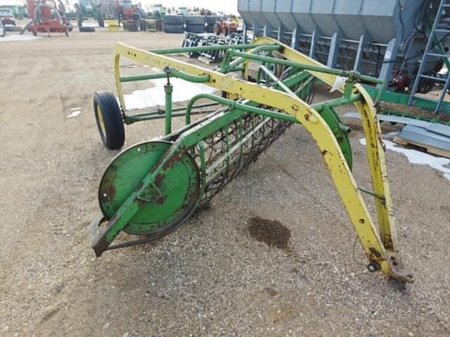 Image of John Deere 896 equipment image 1