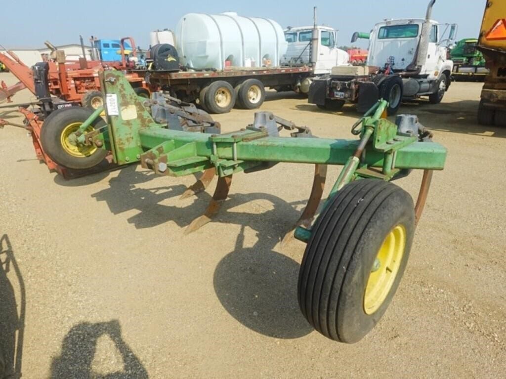 John Deere 910 Equipment Image0