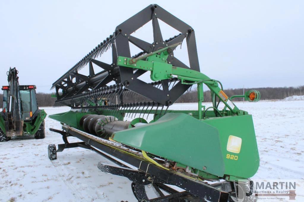 Image of John Deere 920 Primary image