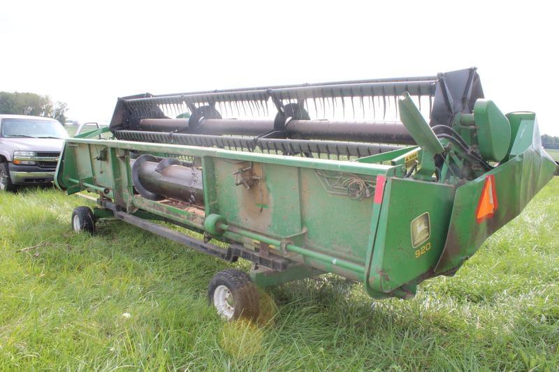 Image of John Deere 920 Image 1