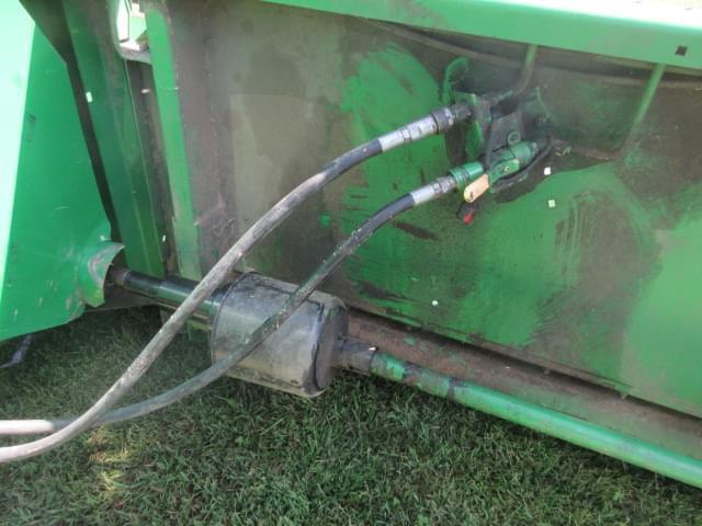 Image of John Deere 920 equipment image 4