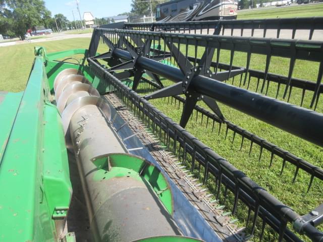 Image of John Deere 920 equipment image 3
