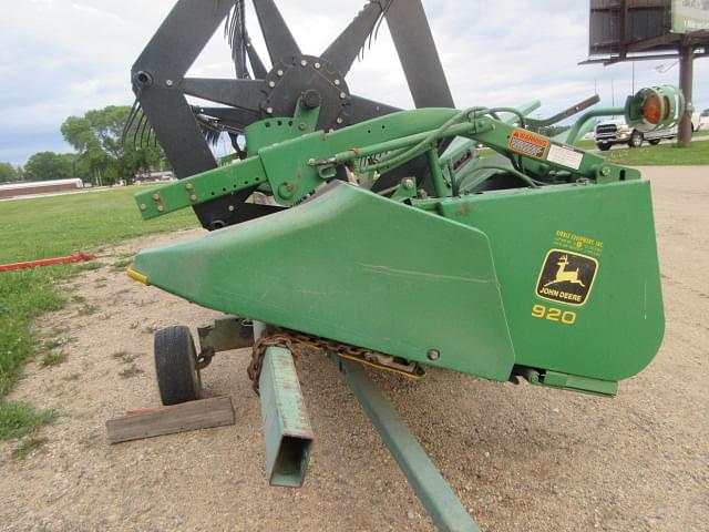 Image of John Deere 920 equipment image 1