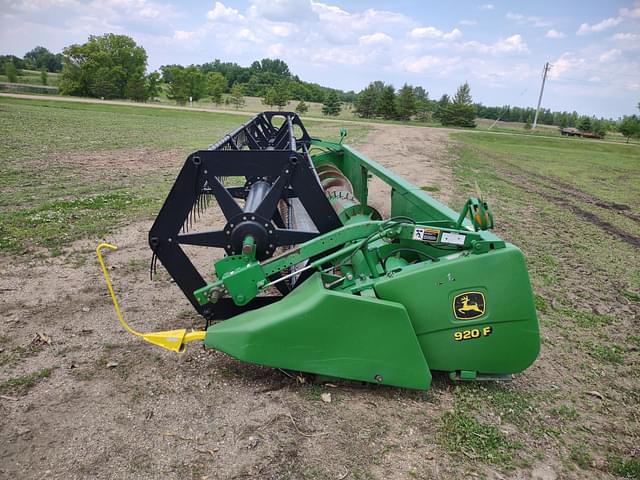 Image of John Deere 920F equipment image 3