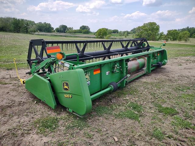 Image of John Deere 920F equipment image 4