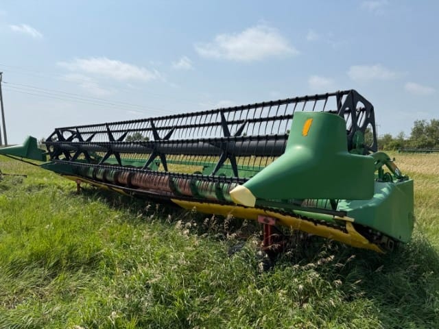 John Deere 930 Equipment Image0