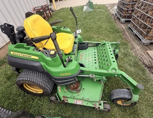Image of John Deere Z930A equipment image 2
