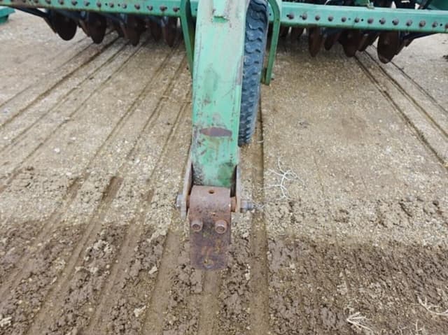 Image of John Deere 9300 equipment image 4