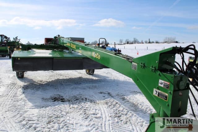 Image of John Deere 946 equipment image 1