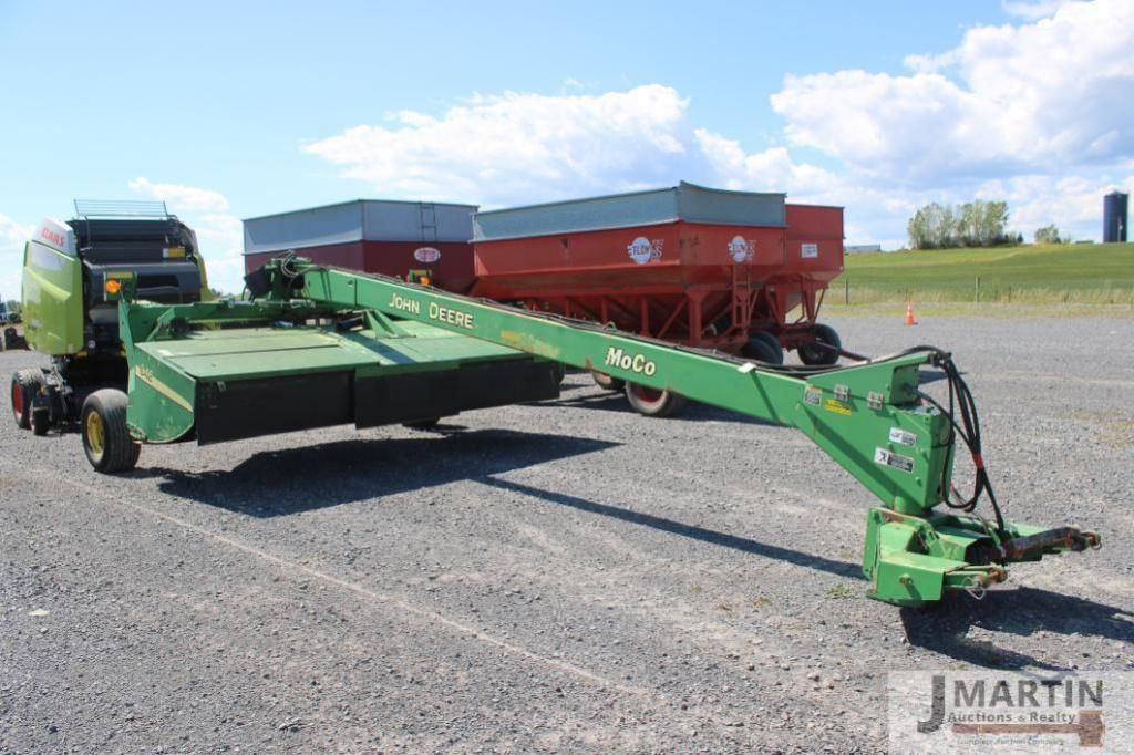John Deere 946 Equipment Image0
