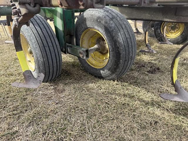 Image of John Deere 960 equipment image 3