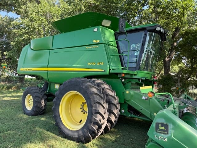 John Deere 9770 STS Equipment Image0