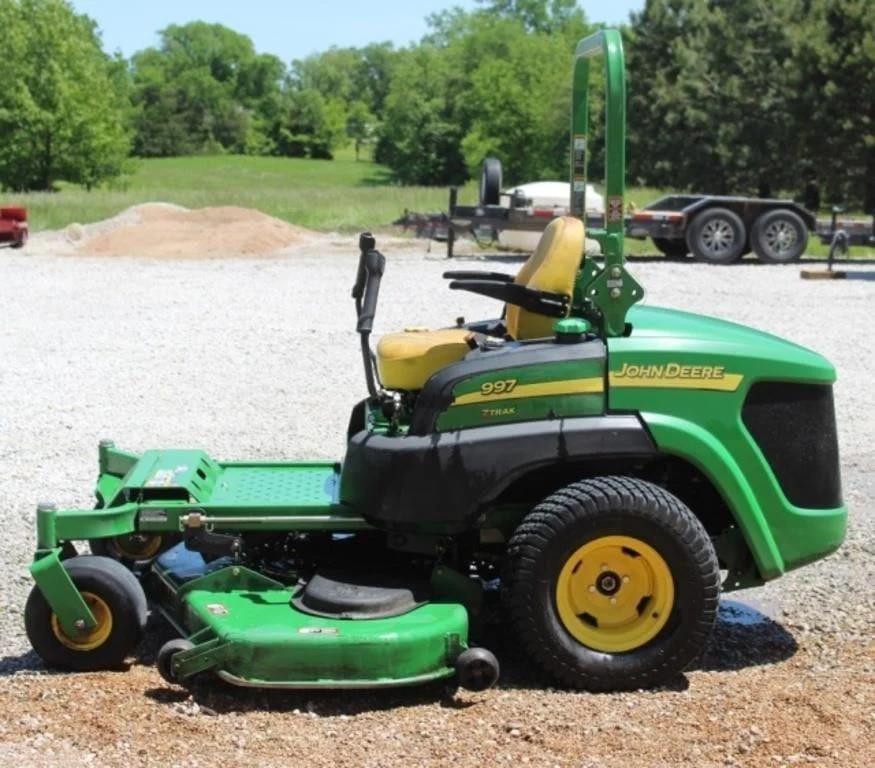 John Deere 997 Equipment Image0
