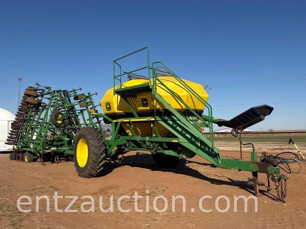 John Deere 1900 Equipment Image0