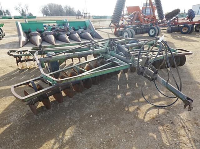 Image of John Deere AW equipment image 1