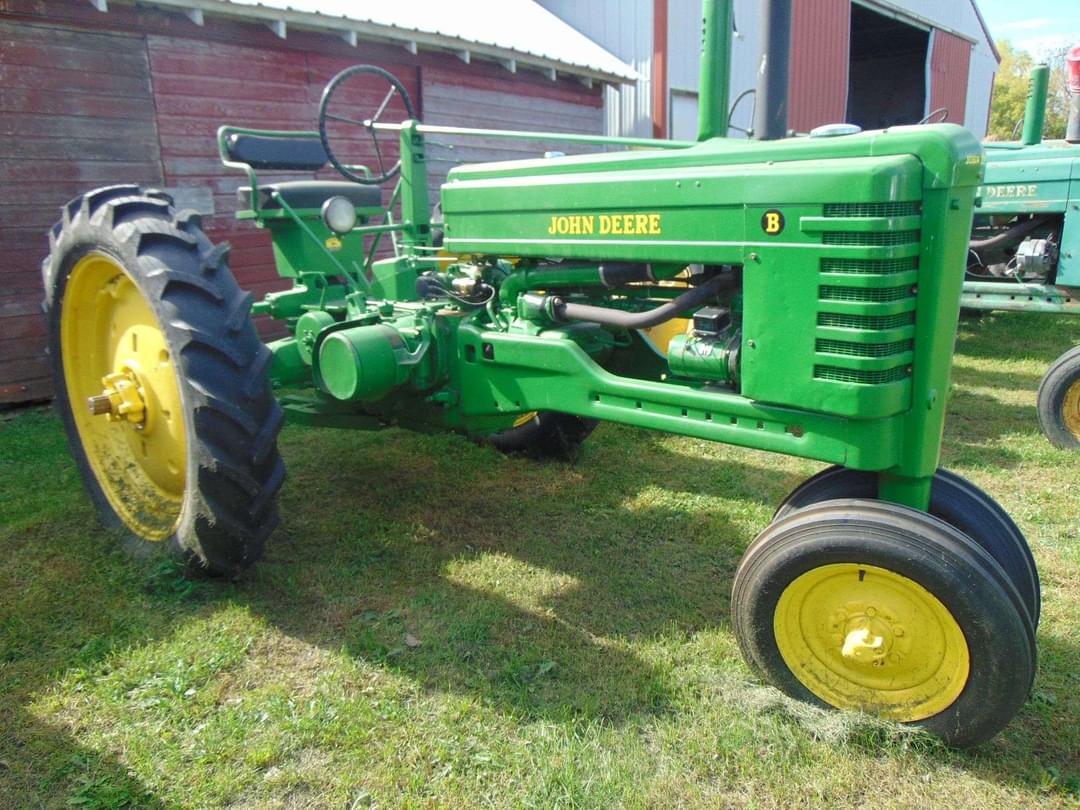 Image of John Deere B Image 1