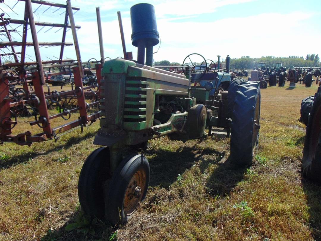 Image of John Deere B Image 1