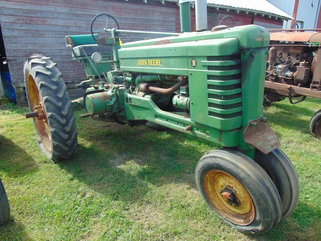 Image of John Deere B Image 1