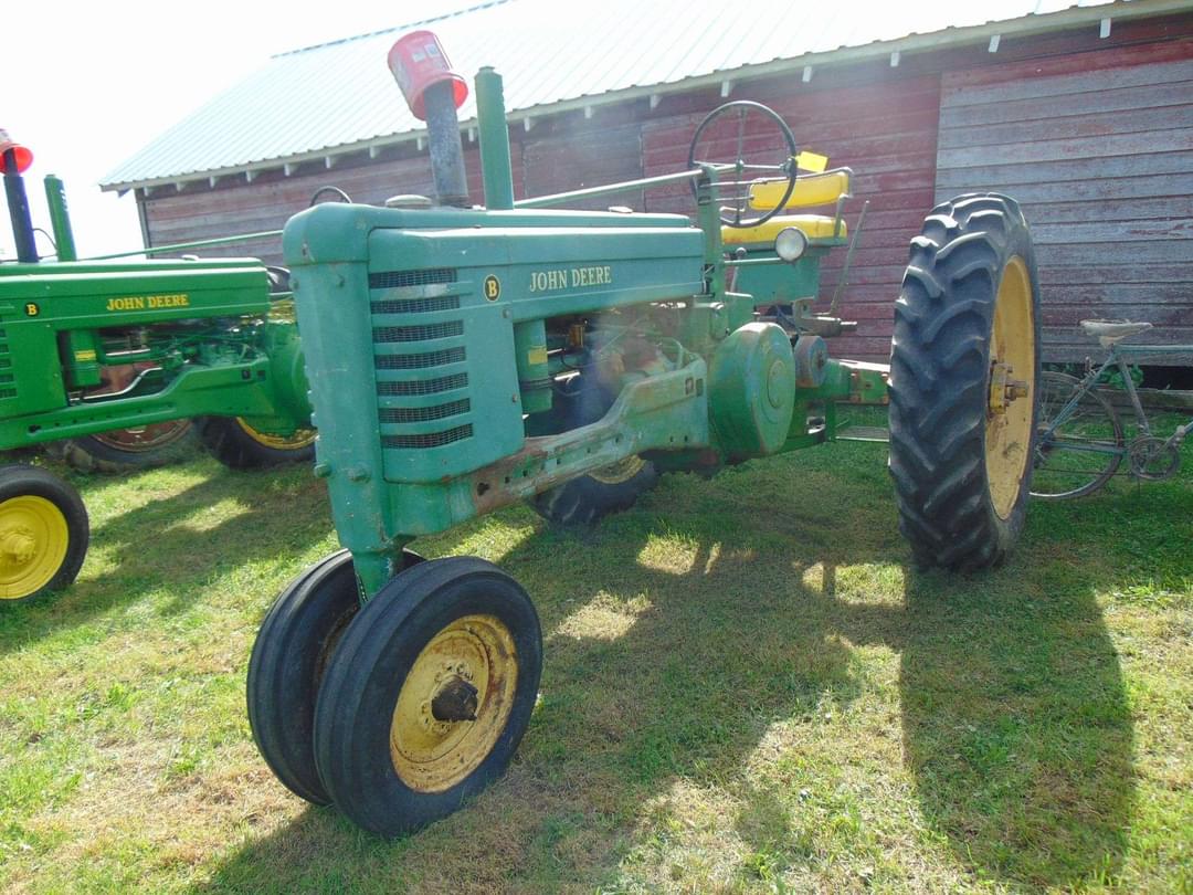 Image of John Deere B Image 1