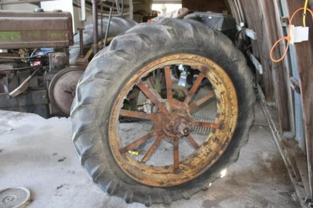 Image of John Deere B equipment image 1