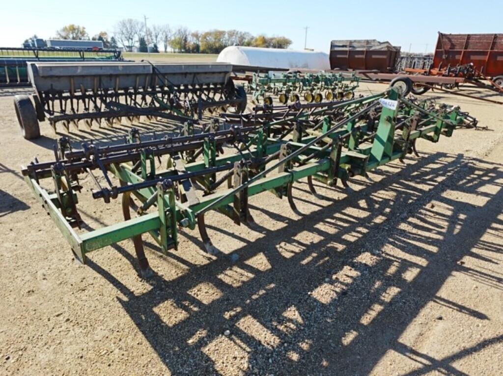 John Deere C11 Equipment Image0