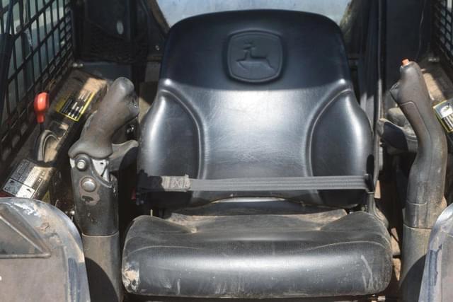 Image of John Deere CT332 equipment image 4