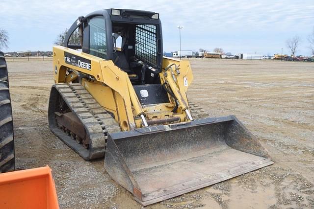 Image of John Deere CT332 equipment image 3