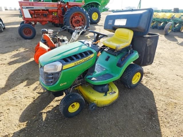 Image of John Deere D110 equipment image 1