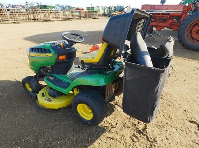 Image of John Deere D110 equipment image 2