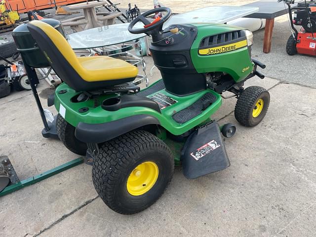 Image of John Deere D130 equipment image 4