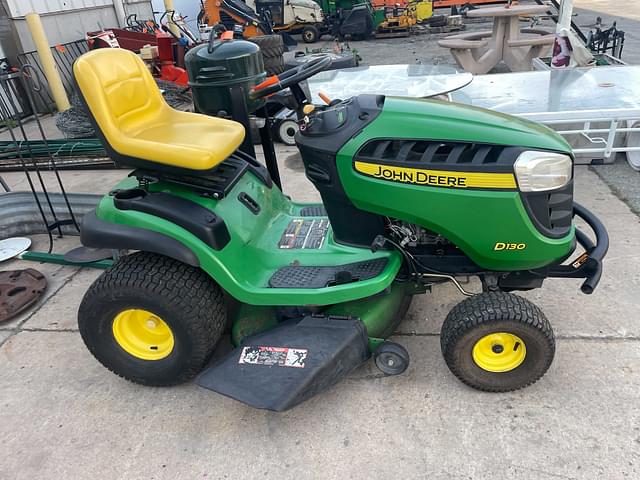Image of John Deere D130 equipment image 3