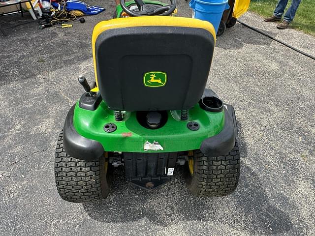 Image of John Deere D130 equipment image 3