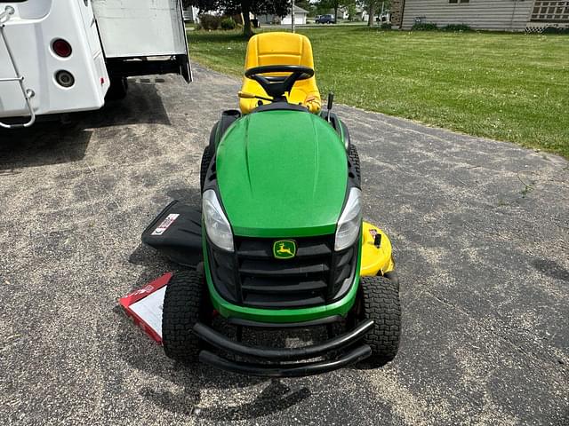 Image of John Deere D130 equipment image 1