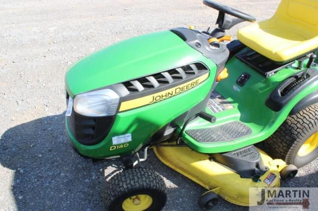 Image of John Deere D140 equipment image 4