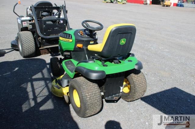 Image of John Deere D140 equipment image 2