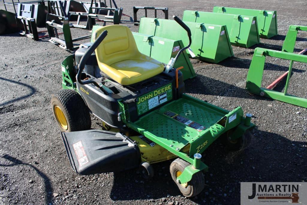 Image of John Deere Z235 Primary image