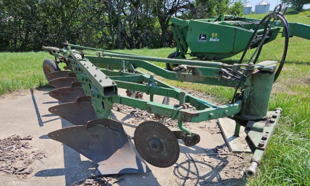 Main image John Deere F145