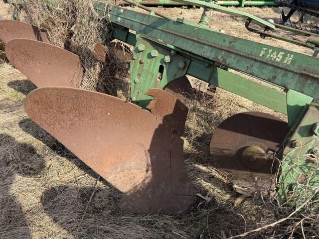 Image of John Deere 145H equipment image 4