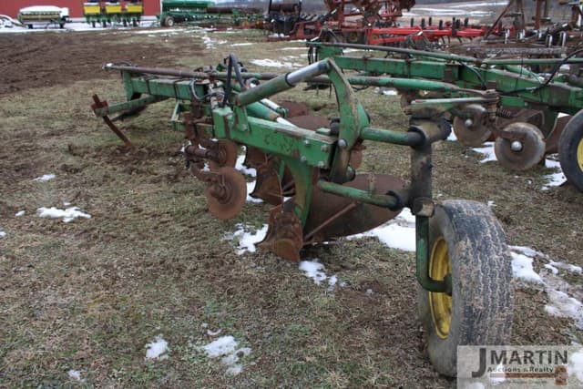 Image of John Deere F350 equipment image 3