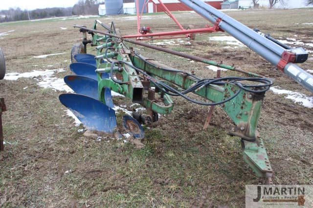 Image of John Deere F350 equipment image 1