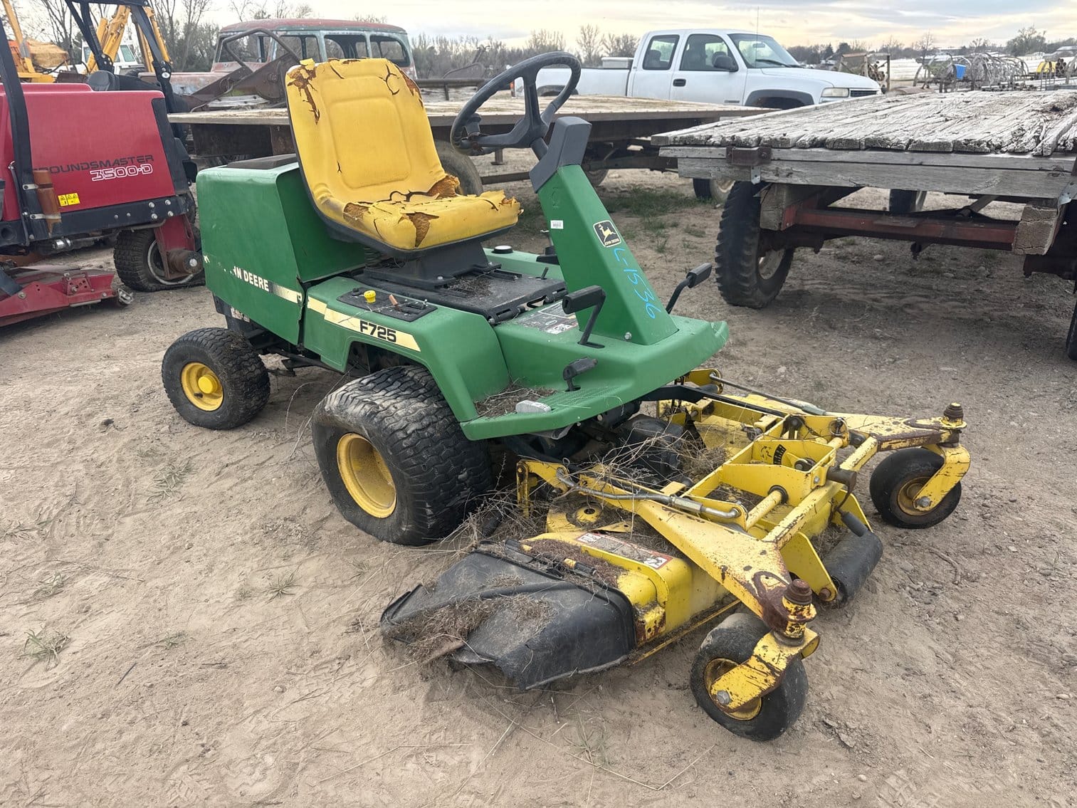 John Deere F725 Equipment Image0